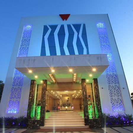 Wingston A Treehouse Hotel Goverdhan Radha Kund Exterior photo