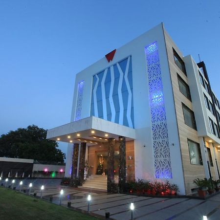 Wingston A Treehouse Hotel Goverdhan Radha Kund Exterior photo
