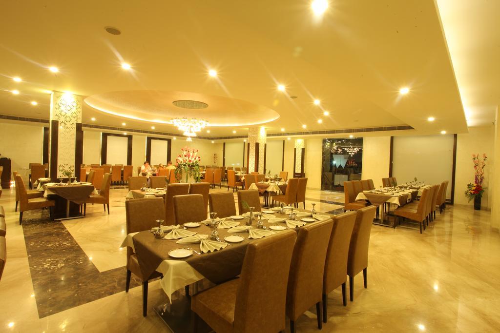 Wingston A Treehouse Hotel Goverdhan Radha Kund Exterior photo